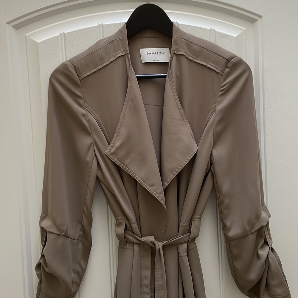Babaton Kahlo Robe - Picture 2 of 3
